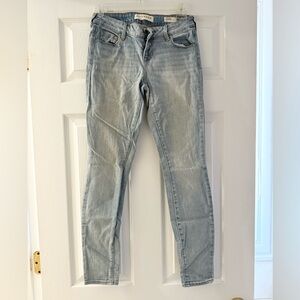Low waisted skinny jeans